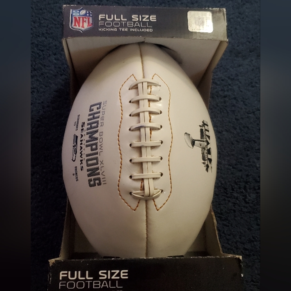Seattle Seahawks Super Bowl XLVIII Championship Game Full Size Football. NIB